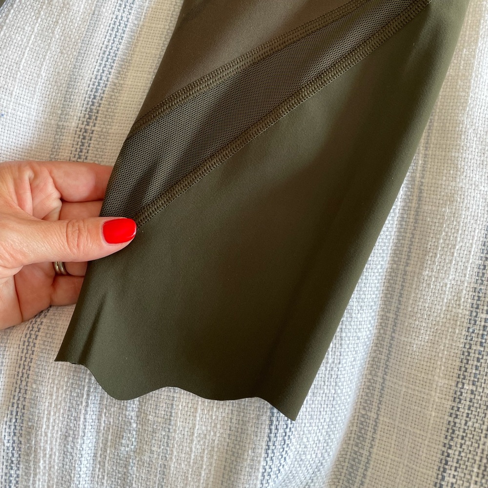 Lululemon Wunder Under Scalloped Hem - 23”